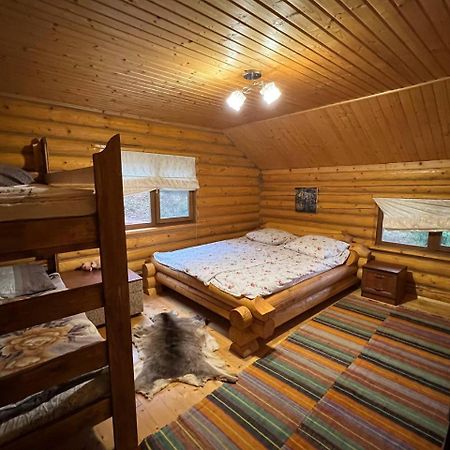 Farmstead Lisova Hostel Mizhhirya  ภายนอก รูปภาพ